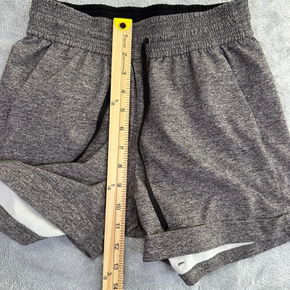 Lululemon Shorts Women 2 Heather Lux Heather Gray Spring Break Away Short II 3